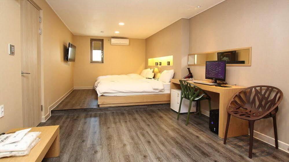 גייאונגג'ו Mini Hotel 141 מראה חיצוני תמונה